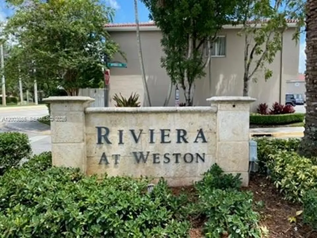 203 Riviera Circle Weston FL 33326