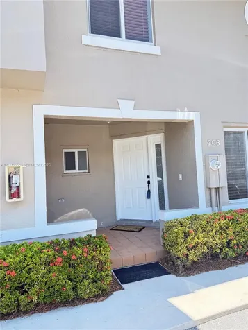 203 Riviera Circle Weston FL 33326