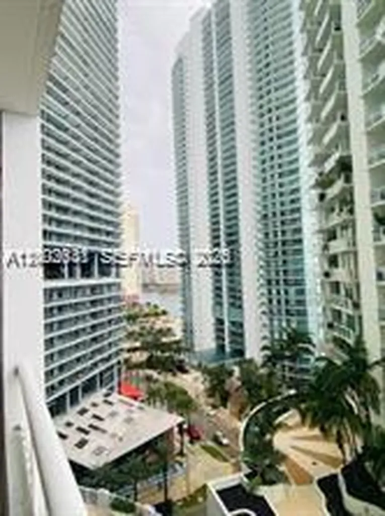 170 SE 14th Street Miami FL 33131