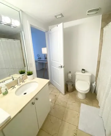 170 SE 14th Street Miami FL 33131