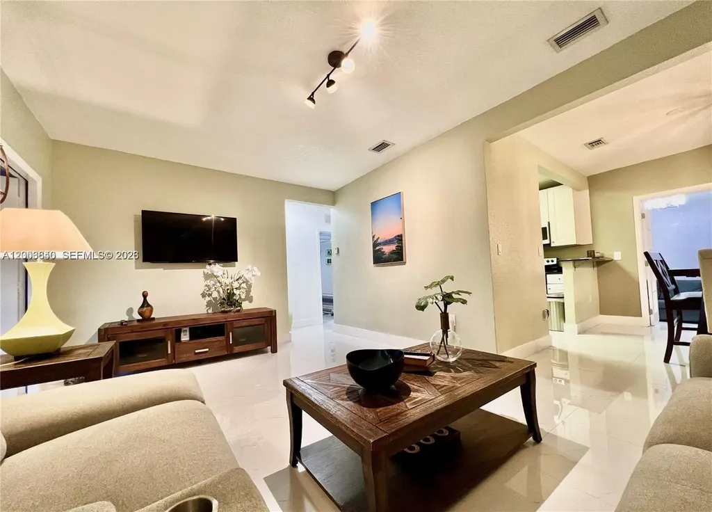 1380 SW 11th Street Miami FL 33135