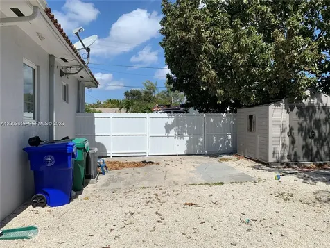 1380 SW 11th Street Miami FL 33135