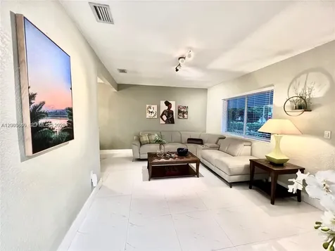 1380 SW 11th Street Miami FL 33135