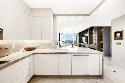 100 S Pointe Drive Miami Beach FL 33139