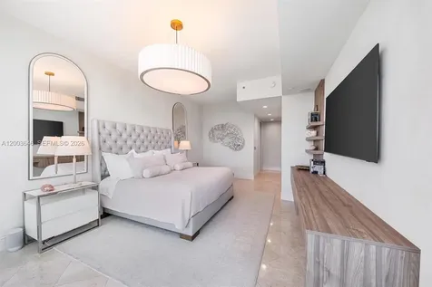 100 S Pointe Drive Miami Beach FL 33139