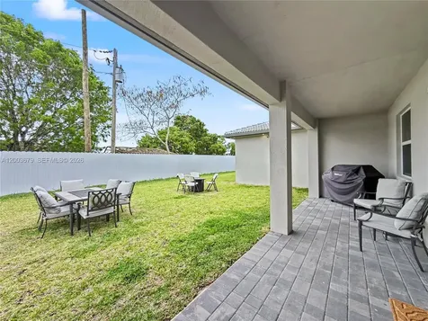 13218 SW 189th Terrace Miami FL 33177