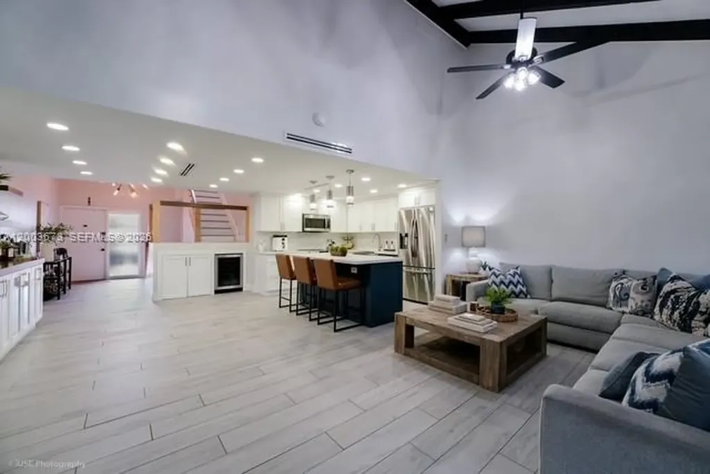 1231 E Golfview Drive Pembroke Pines FL 33026