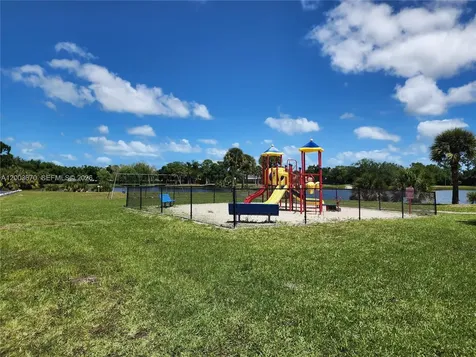 2445 SW 6th Road SW Vero Beach FL 32962
