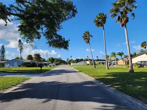 2445 SW 6th Road SW Vero Beach FL 32962