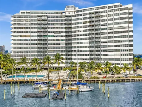 20 Island Avenue Miami Beach FL 33139