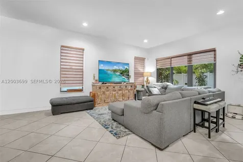 3575 W 97th Street Hialeah FL 33018