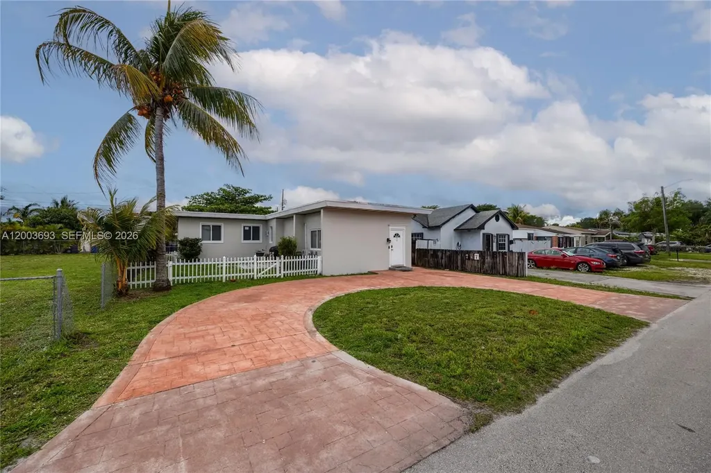2204 Mckinley Street Hollywood FL 33020