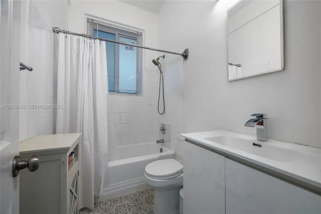 2204 Mckinley Street Hollywood FL 33020