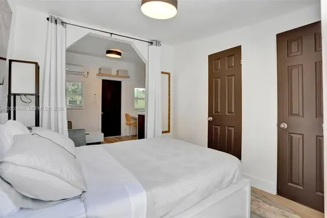 2204 Mckinley Street Hollywood FL 33020