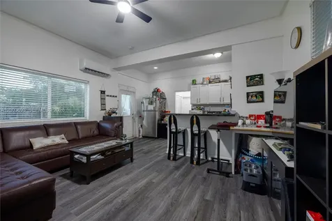 2204 Mckinley Street Hollywood FL 33020