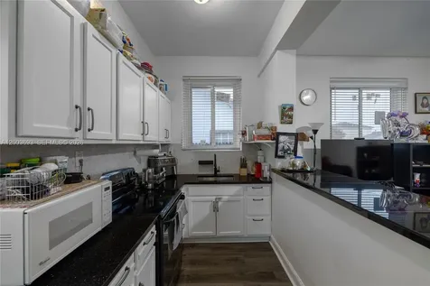 2204 Mckinley Street Hollywood FL 33020