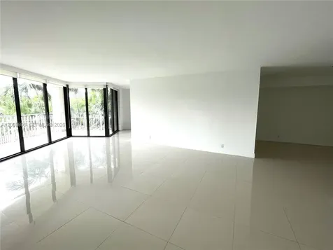 2000 Towerside Terrace Miami FL 33138
