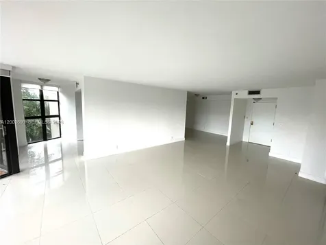 2000 Towerside Terrace Miami FL 33138