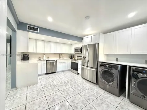 8155 W 9th Court Hialeah FL 33014