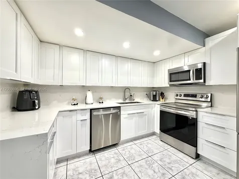 8155 W 9th Court Hialeah FL 33014