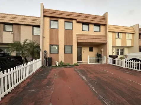 8155 W 9th Court Hialeah FL 33014