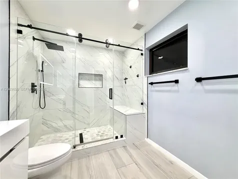 8155 W 9th Court Hialeah FL 33014