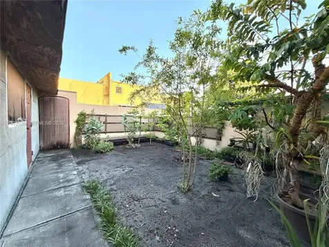 8155 W 9th Court Hialeah FL 33014