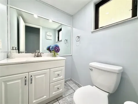 8155 W 9th Court Hialeah FL 33014