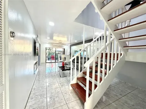 8155 W 9th Court Hialeah FL 33014