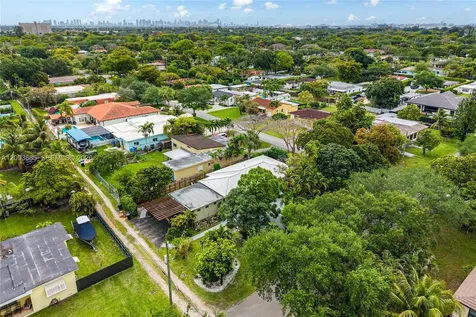 501 Lawn Way Miami Springs FL 33166