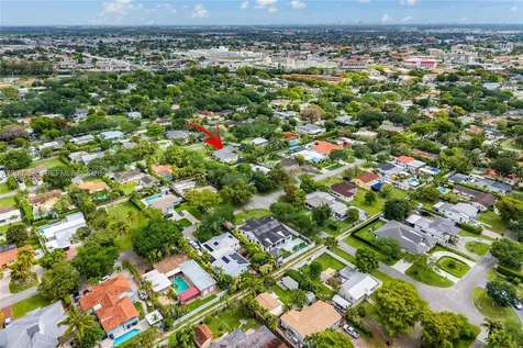 501 Lawn Way Miami Springs FL 33166