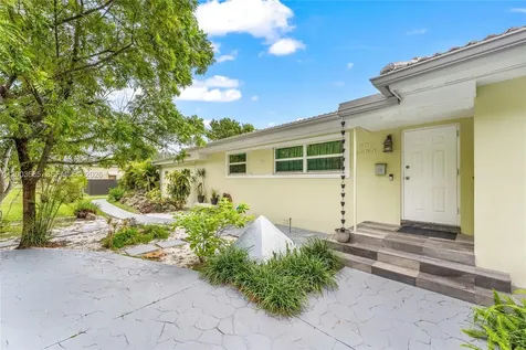 501 Lawn Way Miami Springs FL 33166
