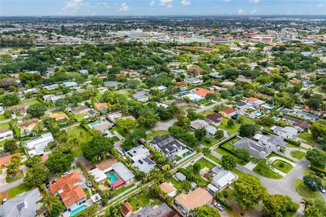 501 Lawn Way Miami Springs FL 33166