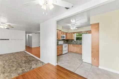 501 Lawn Way Miami Springs FL 33166