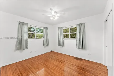 501 Lawn Way Miami Springs FL 33166