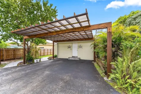 501 Lawn Way Miami Springs FL 33166