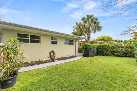 501 Lawn Way Miami Springs FL 33166