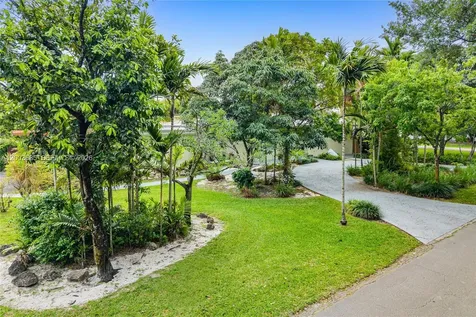 501 Lawn Way Miami Springs FL 33166