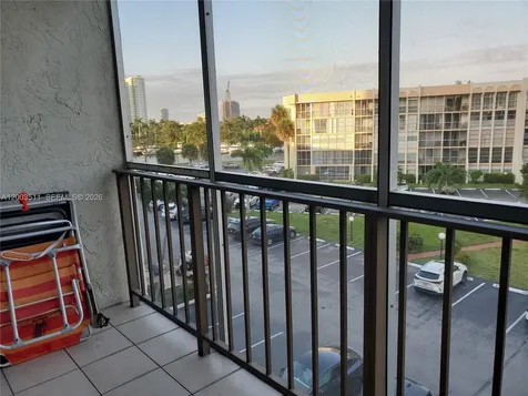 Hallandale Beach FL 33009