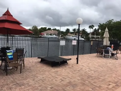 Hallandale Beach FL 33009