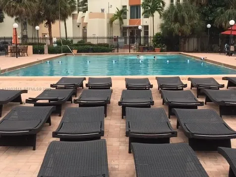 Hallandale Beach FL 33009