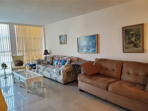 Hallandale Beach FL 33009