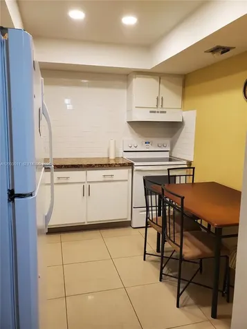 Hallandale Beach FL 33009