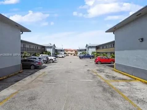 6121 W 24th Avenue Hialeah FL 33016