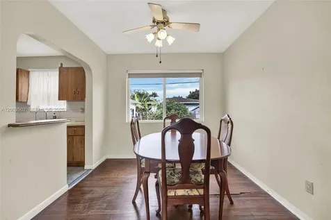5701 SW 50th Terrace Miami FL 33155