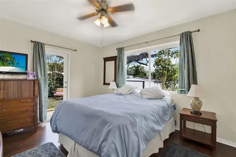 5701 SW 50th Terrace Miami FL 33155