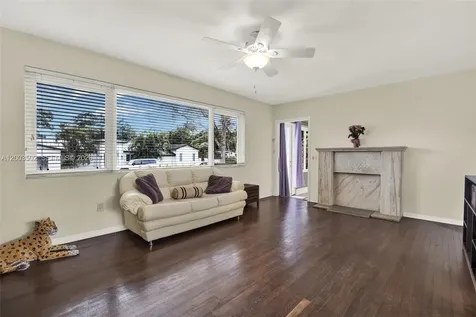 5701 SW 50th Terrace Miami FL 33155