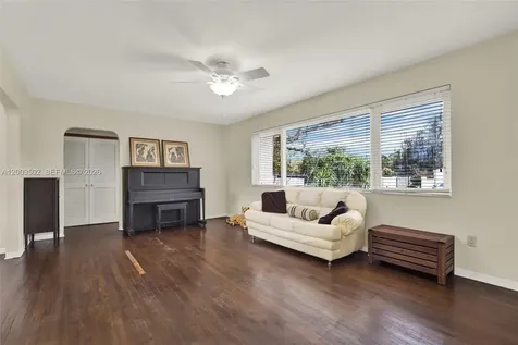 5701 SW 50th Terrace Miami FL 33155