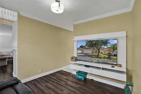 636 Sand Creek Circle Weston FL 33327