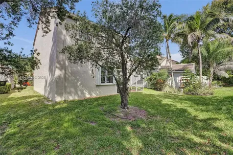 636 Sand Creek Circle Weston FL 33327